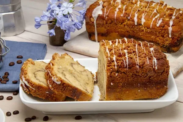 Best Substitutes for Sour Cream in Coffee Cake