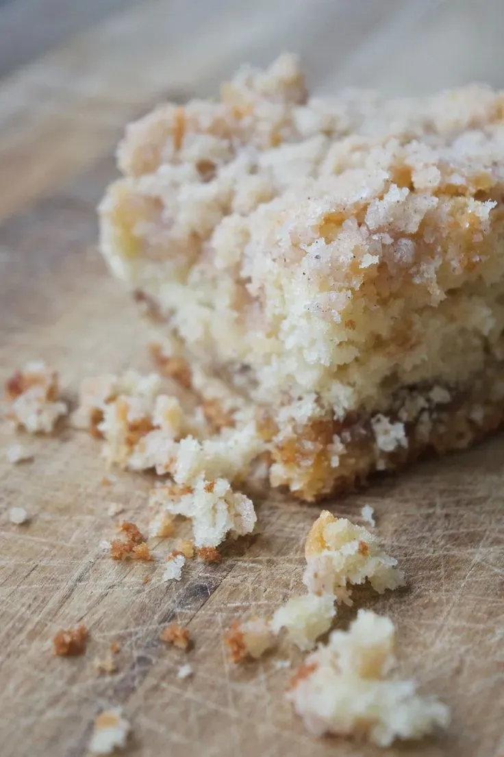 Delicious Joanna Gaines Sour Cream Coffee Cake Recipe