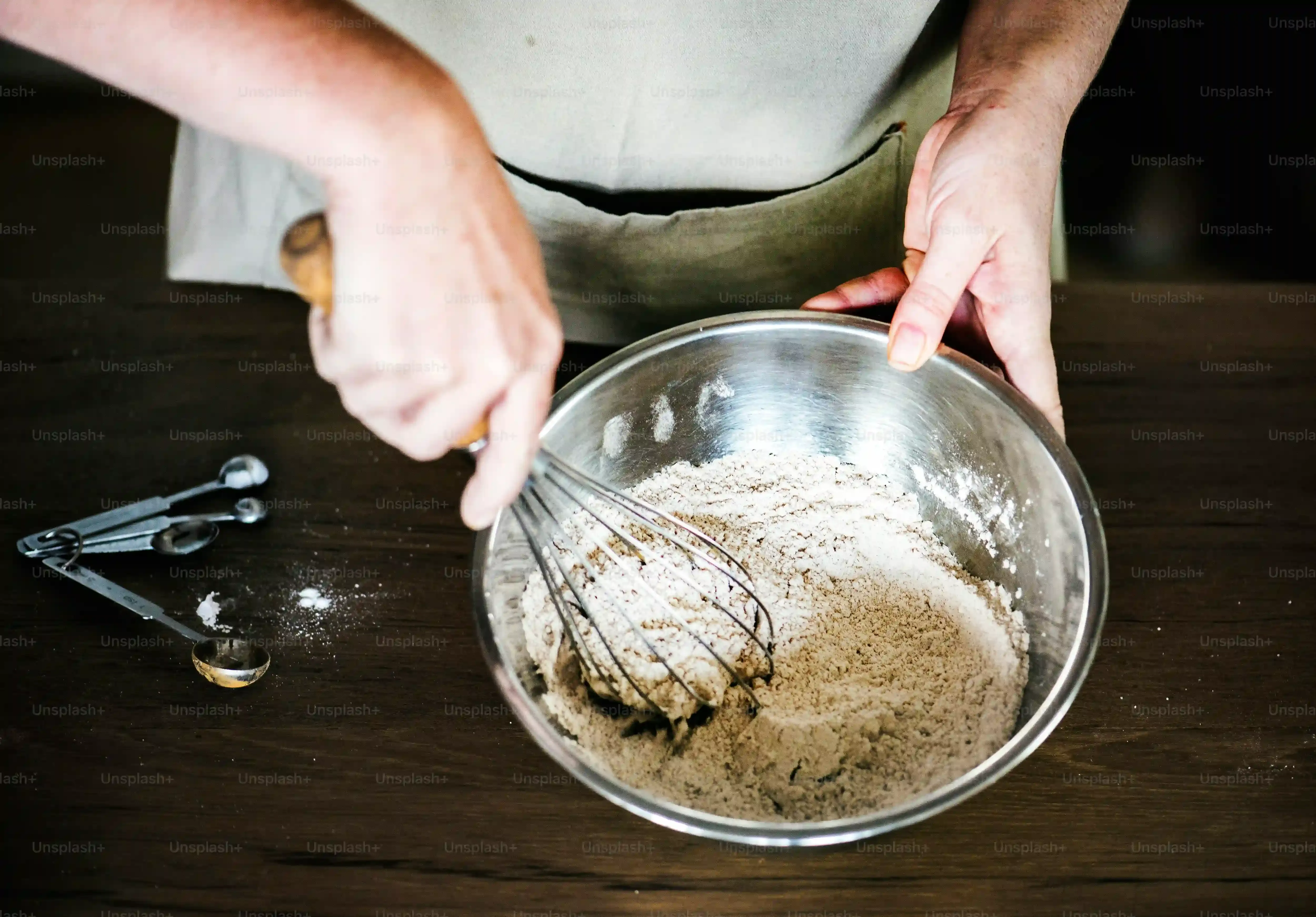Serving and Enjoying Your Baked Potato with Sour Cream