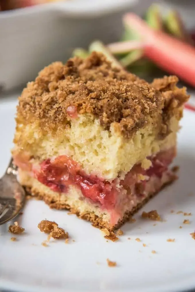 Easy strawberry rhubarb coffee cake with sour cream